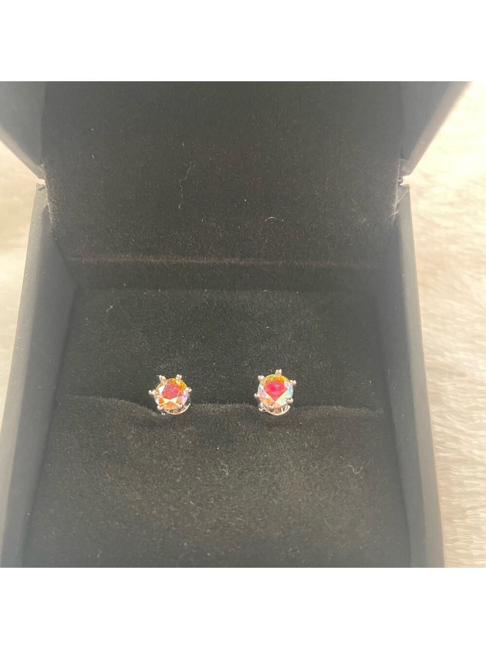 1.0 ct Moissanite earrings - Picture 3 of 5